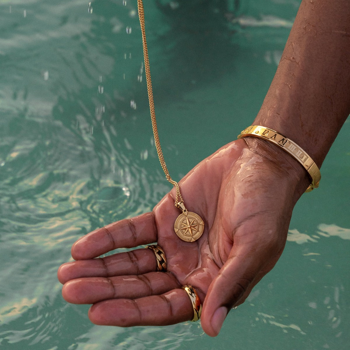 Compass Pendant Necklace - 18K Gold Plated